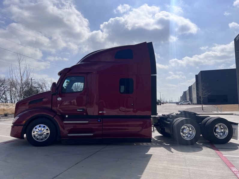 
								New 2026 Peterbilt 579 Sleeper in O’Fallon Missouri full									