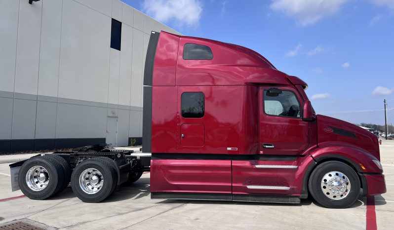 
								New 2026 Peterbilt 579 Sleeper in O’Fallon Missouri full									