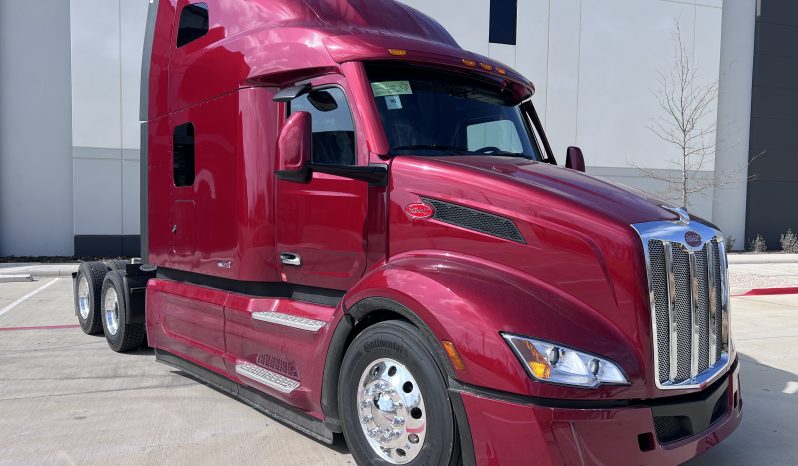 
								New 2026 Peterbilt 579 Sleeper in O’Fallon Missouri full									