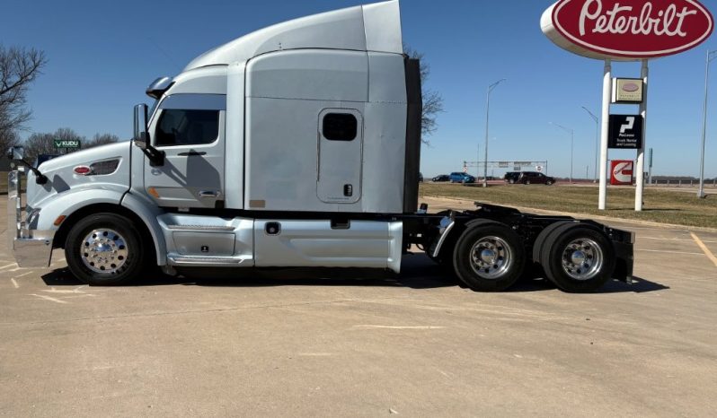 
								Used 2019 Peterbilt 579 Sleeper in Strafford Missouri full									