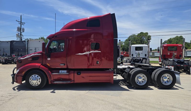 
								Used 2021 Peterbilt 579 Sleeper in Lowell Arkansas full									