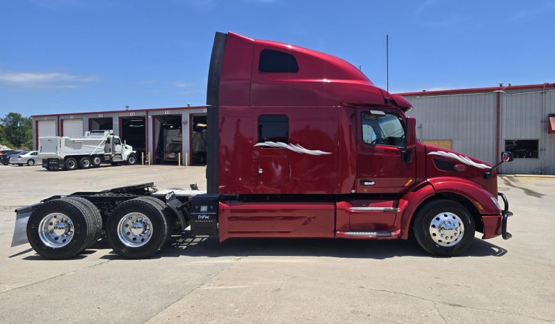 
								Used 2021 Peterbilt 579 Sleeper in Lowell Arkansas full									