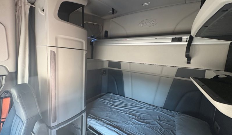 
								Used 2022 Peterbilt 579 Sleeper in Strafford Missouri full									