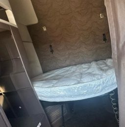 Used 2016 Volvo VNL64T670 Sleeper in Alamo Texas