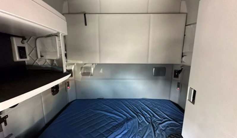 
								Used 2019 Kenworth T600 Sleeper in Miami Florida full									