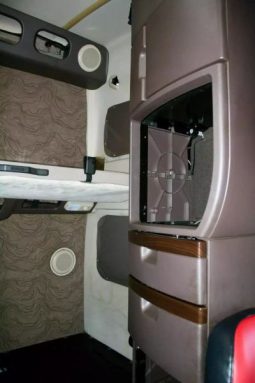 Used 2017 Volvo VNL 780 Sleeper in Miami Florida