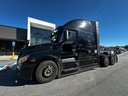 Used 2023 Freightliner Cascadia 126 Sleeper in Atlanta Georgia