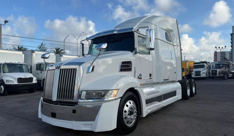 
								Used 2019 Western Star 5700 Sleeper in Miami Florida full									