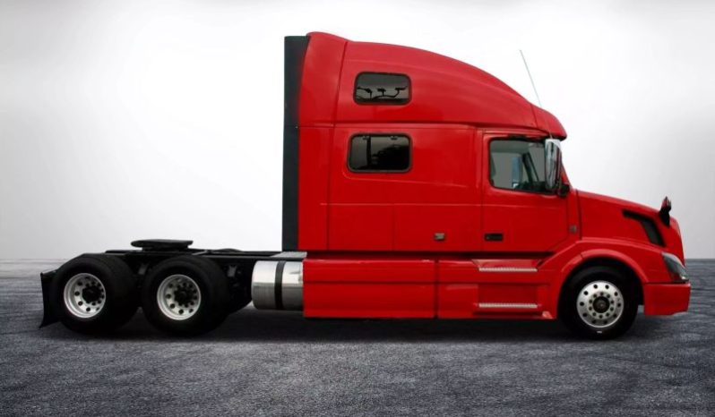 
								Used 2017 Volvo VNL 780 Sleeper in Miami Florida full									