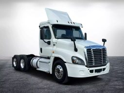 Used 2017 Freightliner Cascadia 125 Day Cab in Miami Florida