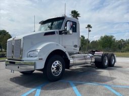 New 2025 Kenworth T880 Day Cab in Riviera Beach Florida