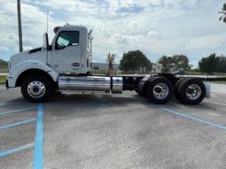 New 2025 Kenworth T880 Day Cab in Riviera Beach Florida