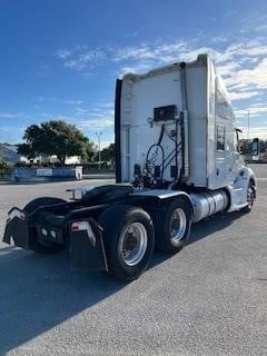 Used 2016 Kenworth T680 Sleeper in Lakeland Florida