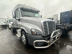 Used 2018 Freightliner Cascadia 125 Sleeper in Alamo Texas